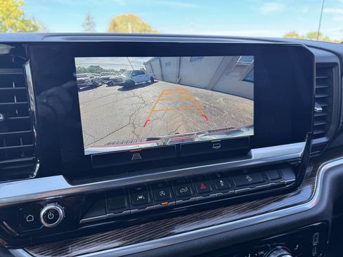 Used 2023 GMC Sierra 1500 Elevation image 12