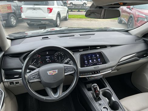 Used 2020 Cadillac XT4 Premium Luxury AWD/4WD image 11