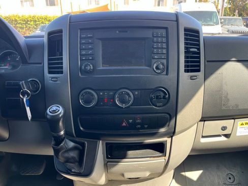 Used 2018 Mercedes-Benz Sprinter 2500 image 19