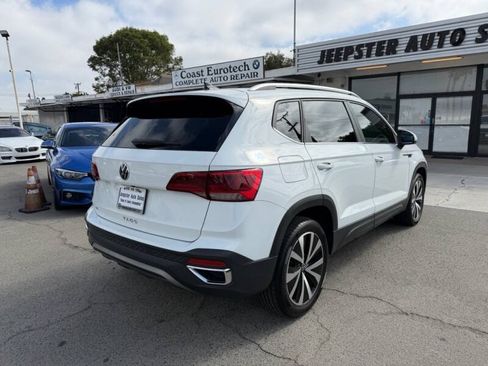 Used 2023 Volkswagen Taos SE FWD image 5