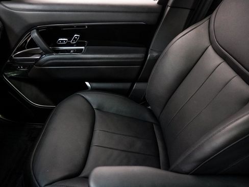 Used 2023 Land Rover Range Rover SE image 49