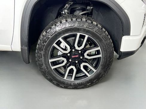 Used 2025 GMC Sierra 1500 AT4 w/ AT4 Premium Package image 41