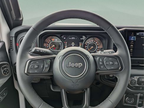 Used 2026 Jeep Wrangler Unlimited Rubicon AWD/4WD image 25