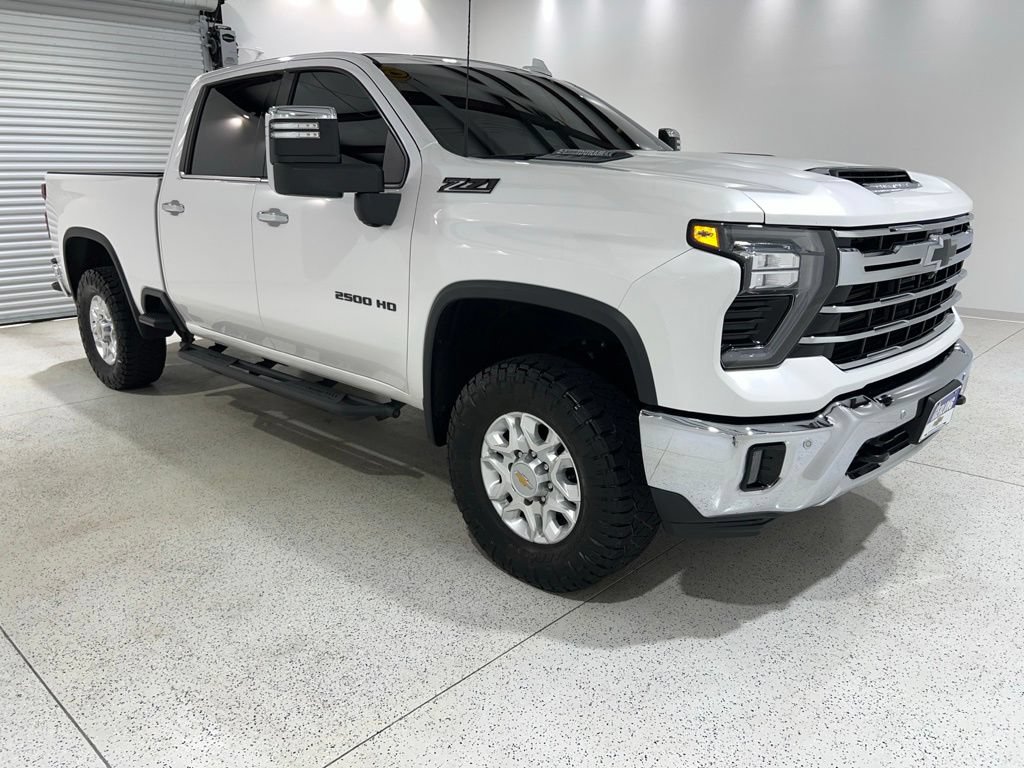 Used 2024 Chevrolet Silverado 2500 LTZ w/ LTZ Convenience Package AWD/4WD image 7