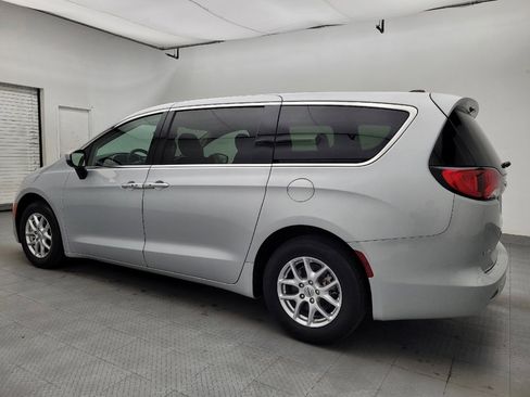 Used 2023 Chrysler Voyager LX FWD image 3