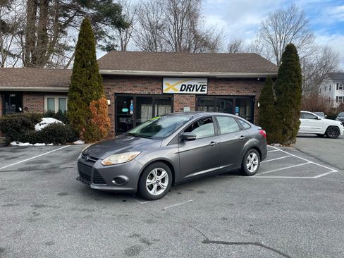 Used 2014 Ford Focus SE image 5