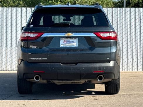 Used 2021 Chevrolet Traverse LT w/ LT Premium Package image 5