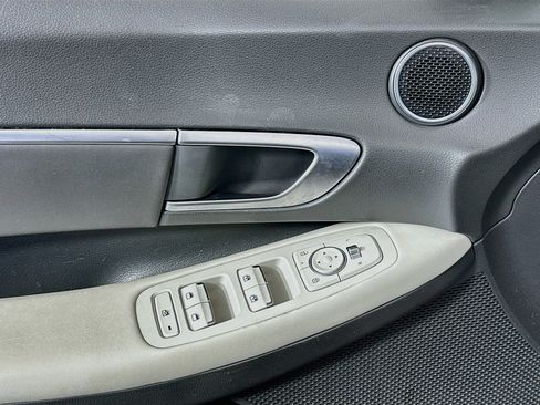 Used 2025 Hyundai Sonata SEL FWD image 15