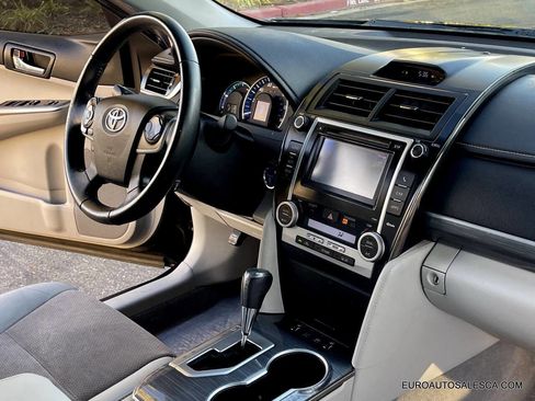 Used 2012 Toyota Camry XLE image 21