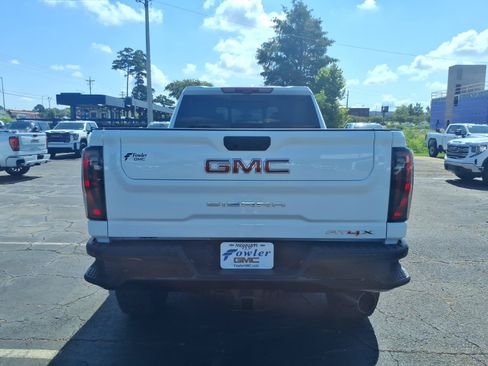 New 2026 GMC Sierra 2500 AT4X AWD/4WD image 6