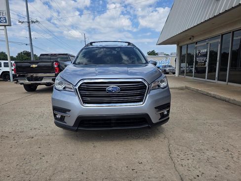 Used 2022 Subaru Ascent Limited w/ Technology Package AWD/4WD image 2