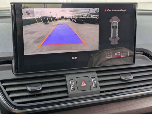 Used 2022 Audi Q5 2.0T Premium w/ Convenience Package image 13