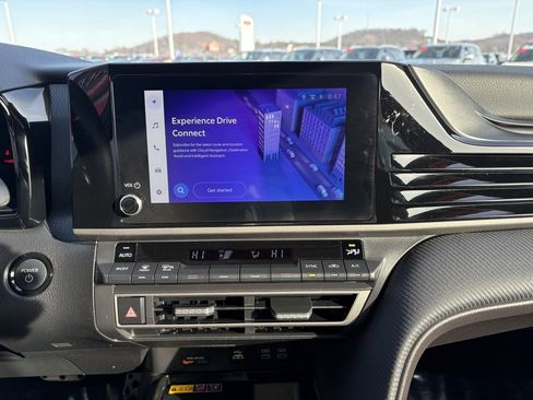 Certified 2025 Toyota Camry SE image 21