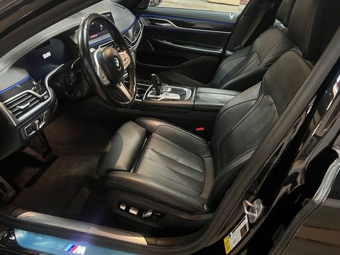 Used 2022 BMW 740i w/ M Sport Package image 52