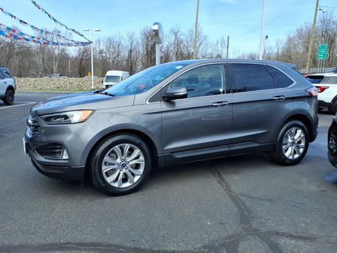 Certified 2022 Ford Edge Titanium w/ Equipment Group 301A AWD/4WD image 5