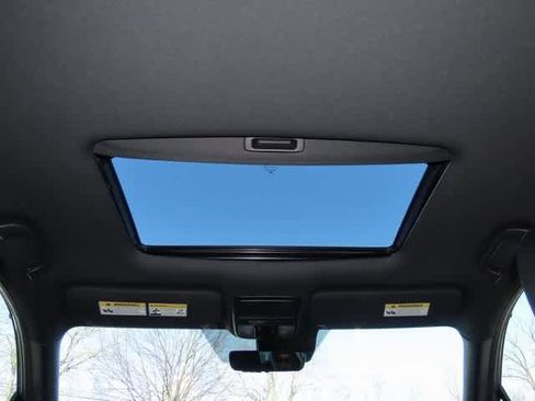 Used 2022 Honda Pilot TrailSport image 27