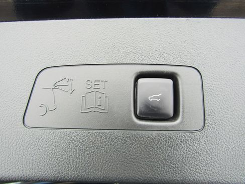 Used 2025 Lincoln Corsair Grand Touring w/ Equipment Group 301A AWD/4WD image 9