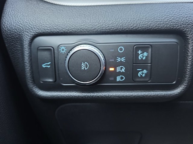 Used 2020 Ford Explorer XLT w/ Equipment Group 202A RWD image 27