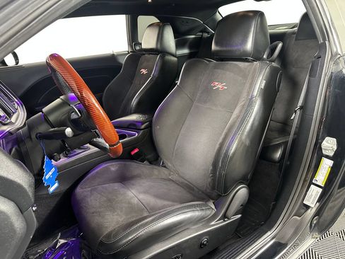 Used 2016 Dodge Challenger R/T Scat Pack w/ Leather Interior Group RWD image 15