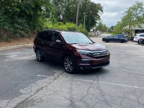 Used 2016 Honda Pilot Touring image 3