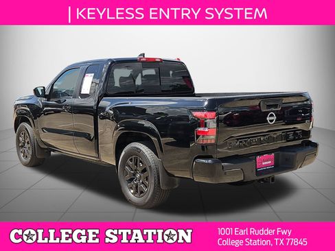 Used 2024 Nissan Frontier SV w/ SV Convenience Package RWD image 5