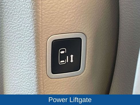 Certified 2023 Chrysler Pacifica Touring-L FWD image 20