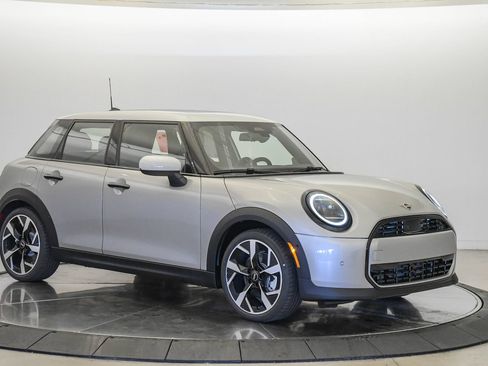 New 2026 MINI Cooper 4-Door Hardtop FWD image 5