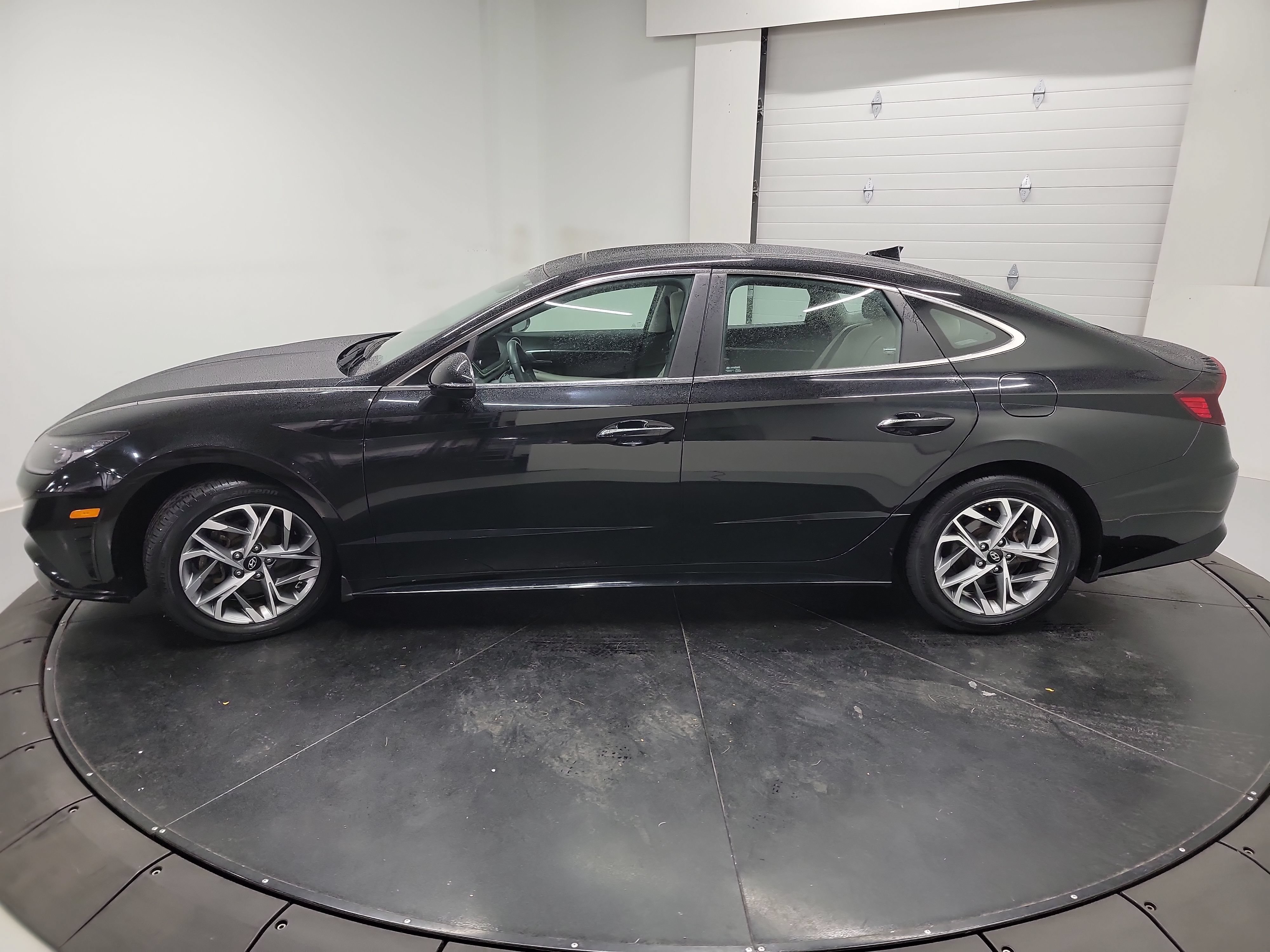 Used 2023 Hyundai Sonata SEL w/ Convenience Package FWD image 4
