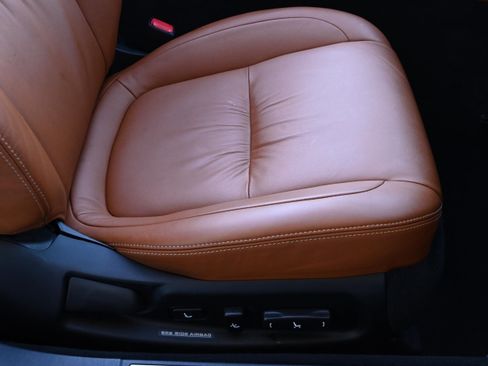 Used 2005 Lexus SC 430 Convertible image 32