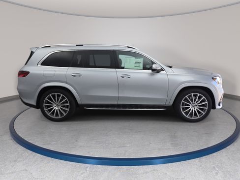 New 2026 Mercedes-Benz GLS 450 4MATIC image 4