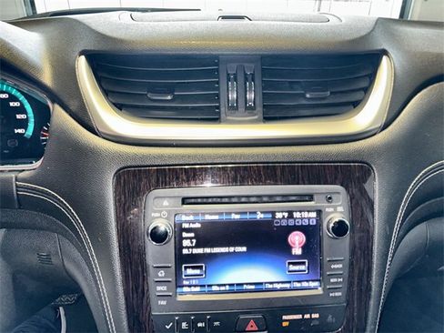 Used 2017 Chevrolet Traverse LT image 16