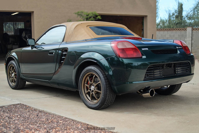 Used 2002 Toyota MR2 RWD image 16