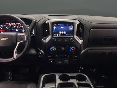 Used 2022 Chevrolet Silverado 2500 LTZ AWD/4WD image 11