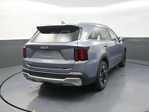 Used 2024 Kia Sorento S FWD image 8