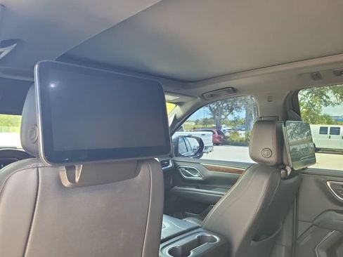 Used 2024 Chevrolet Suburban High Country w/ Advanced Technology Package AWD/4WD image 12