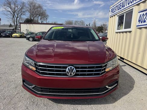 Used 2019 Volkswagen Passat 2.0T Wolfsburg w/ Wheels & Sunroof Package image 2