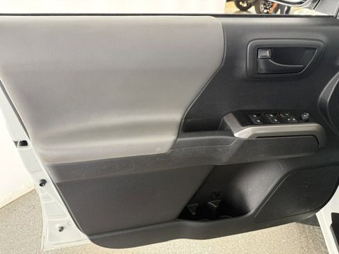 Used 2023 Toyota Tacoma SR5 w/ SR5 Appearance Package RWD image 8
