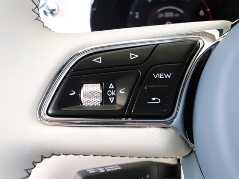 New 2025 Bentley Bentayga Extended Wheelbase image 24