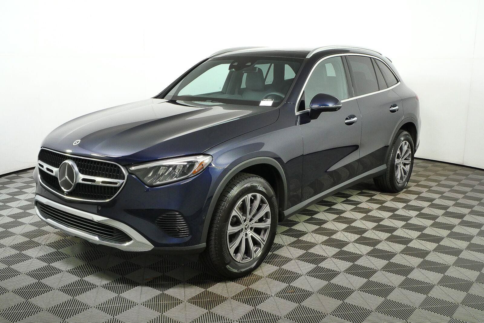 Used 2024 Mercedes-Benz GLC 300 4MATIC image 24