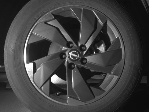 Used 2025 Nissan Rogue SV image 13