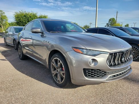 Used 2019 Maserati Levante AWD/4WD image 2