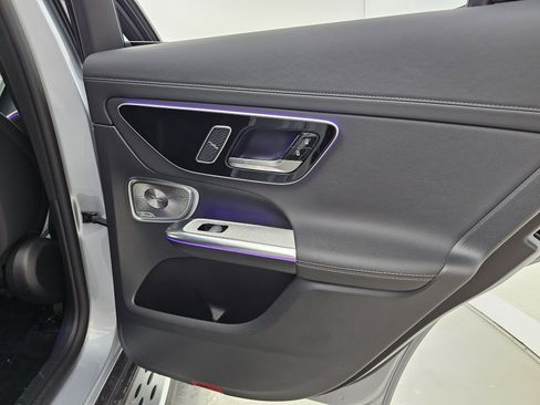 Used 2025 Mercedes-Benz GLC 300 4MATIC image 26