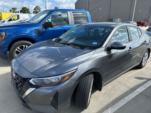 Certified 2025 Nissan Sentra S FWD image 1