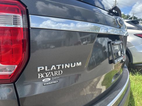 Used 2018 Ford Explorer Platinum AWD/4WD image 9