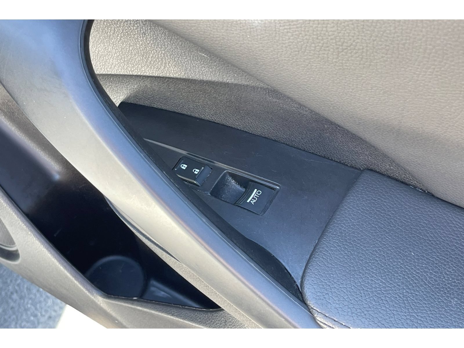 Used 2017 Acura RDX w/ AcuraWatch Plus Package FWD image 23