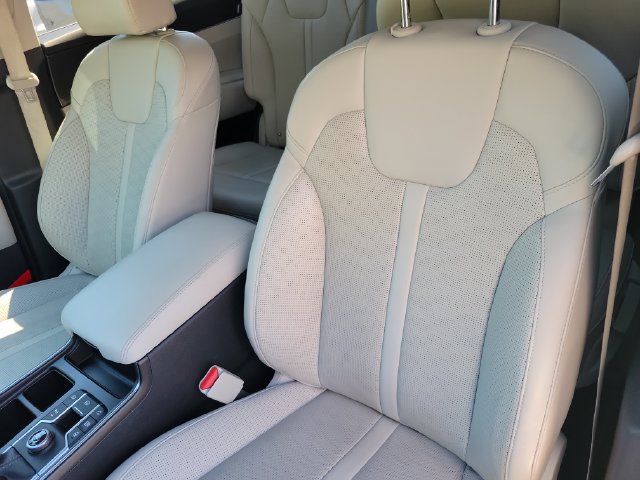 Used 2025 Kia Sorento EX w/ Panoramic Sunroof Package FWD image 15
