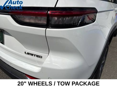 Used 2023 Jeep Grand Cherokee Limited w/ Trailer Tow Prep Group (B) AWD/4WD image 33