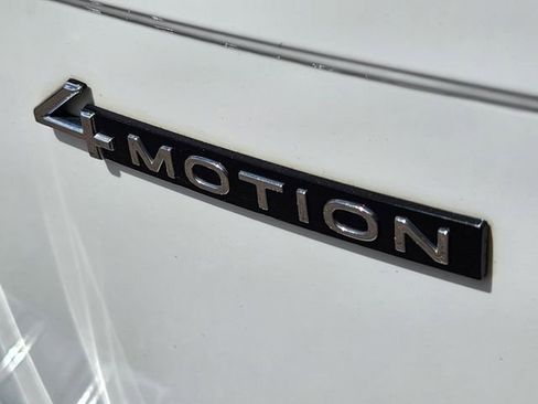 Used 2022 Volkswagen Tiguan SE AWD/4WD image 10