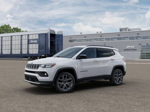New 2026 Jeep Compass Latitude image 13
