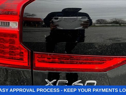 Used 2019 Volvo XC60 T5 Momentum w/ Premium Package FWD image 29